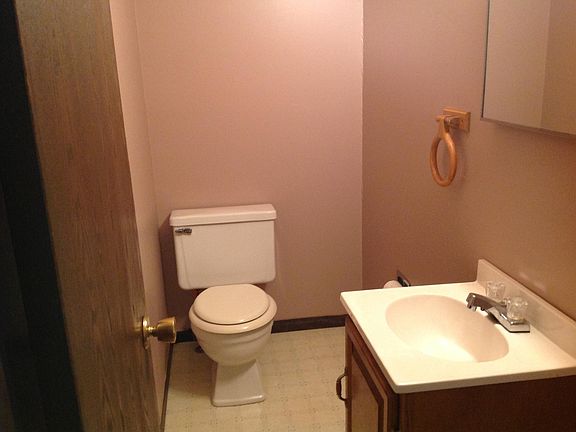 5th image of 3831 Canterbury Dr