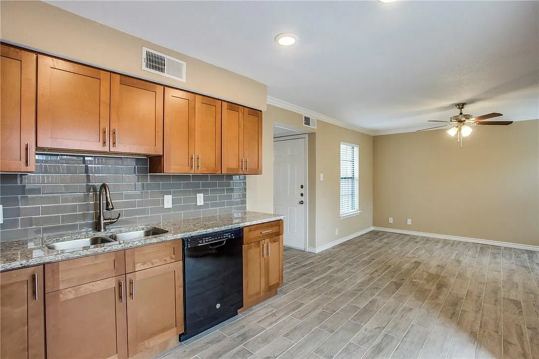 4748 Old Bent Tree Lane Apt 401 - 401 — Photo 3