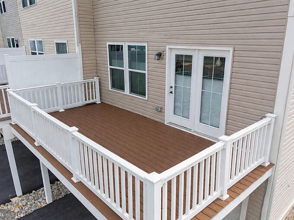4th image of 410 Blue Welsh St