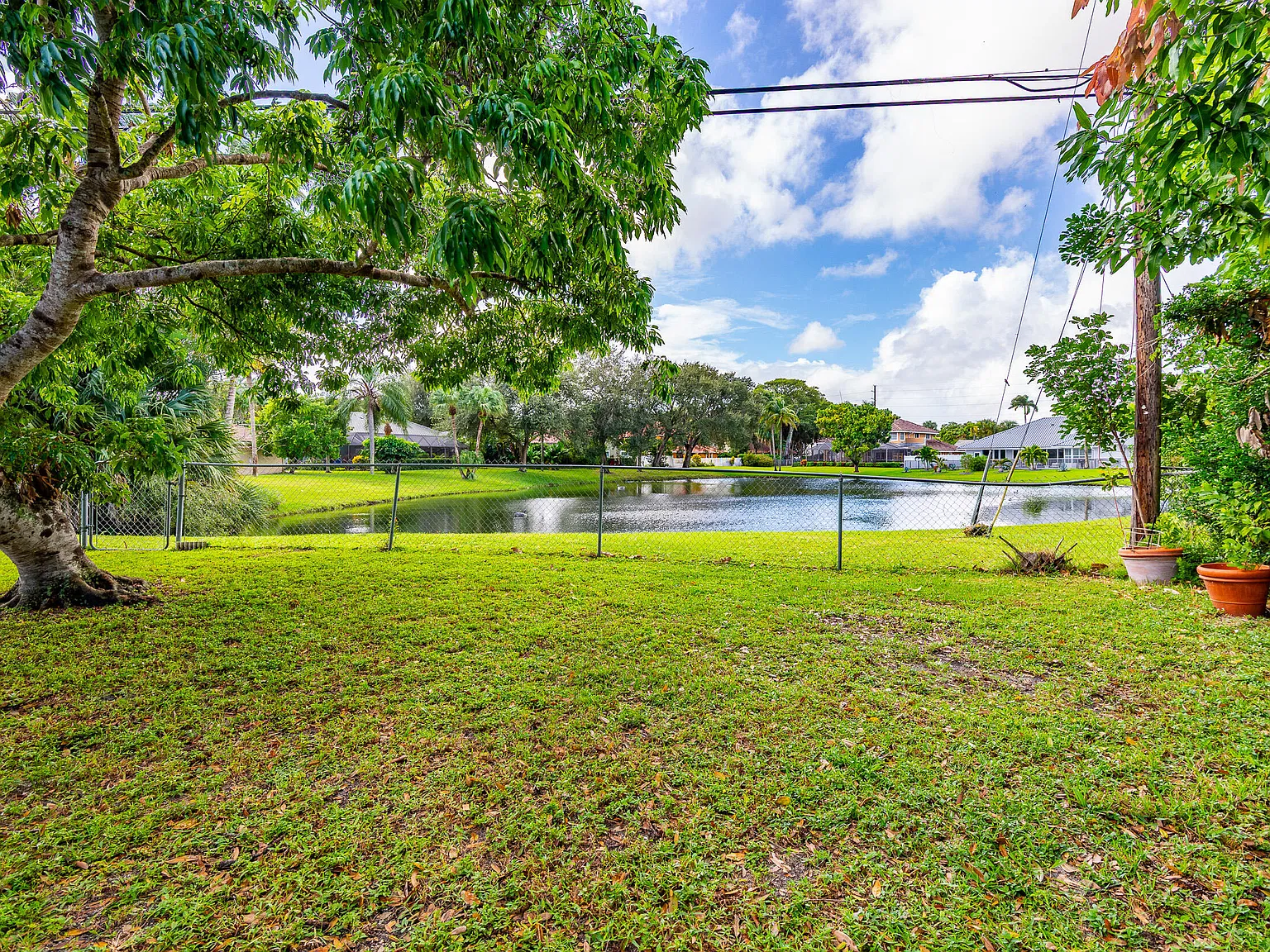 2 bed, 1.5 bath, 1619 sqft, $3,200 — Photo 4