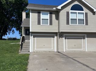 15100 Kelly Dr #15100, Smithville, MO 64089