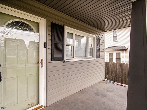 4th image of 512 E Martin St