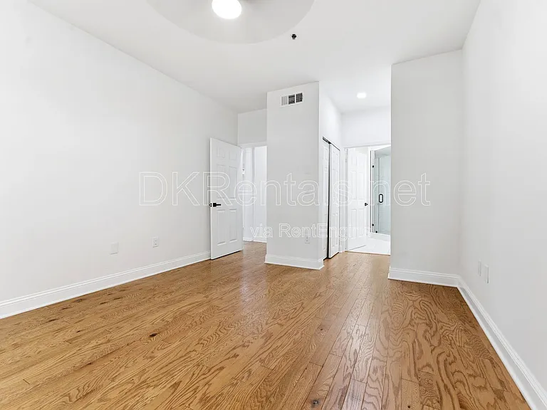 220 Renaissance Pkwy NE #2111 — Photo 23