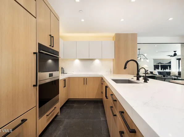 684 W Lionshead Cir Unit 304, Vail, CO 81657