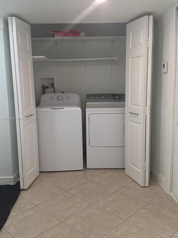4210 NE 12th Ter, photo 8
