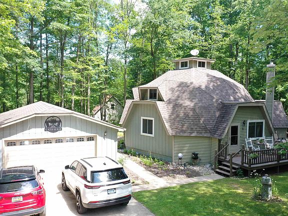 2nd image of 332 Maplewood Rd