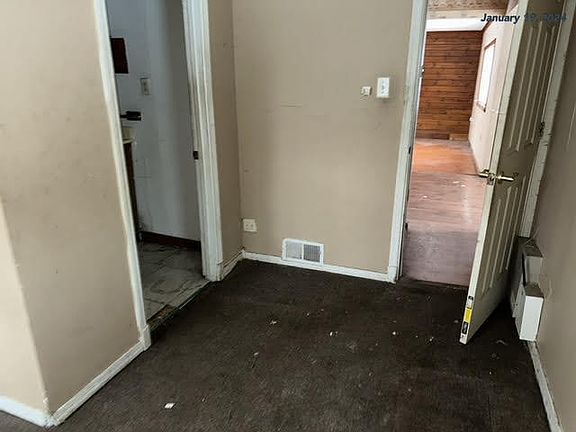 4th image of 204 W 30th St