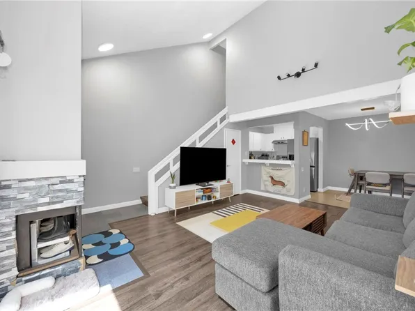 13104 Glen Ct Unit 30, Chino Hills, CA 91709