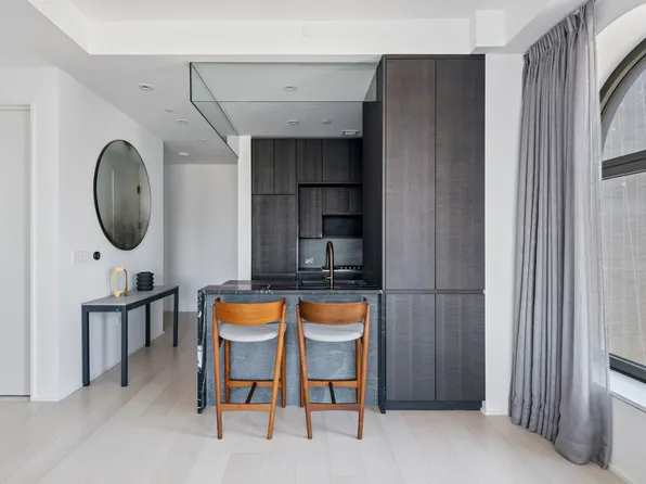 130 William Street 38A image 3 of 12
