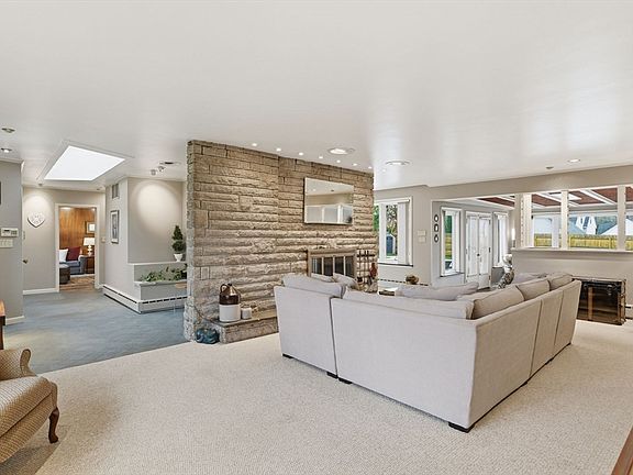 3rd image of 31 Briarcliff Rd