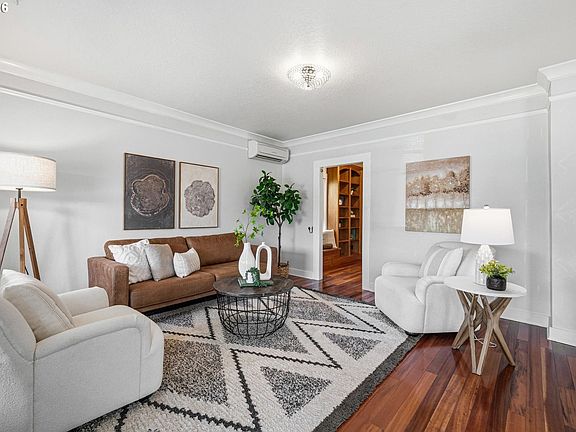 4th image of 170 NE Main St