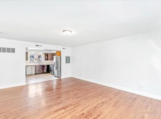 1610 W Jarvis Ave #D2, Chicago, IL 60626