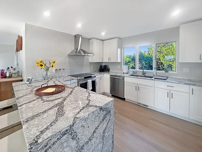 1225 Leeton Dr — Photo 4