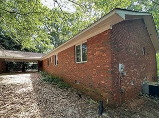 346 Lake Club Cir, Lavonia, GA 30553