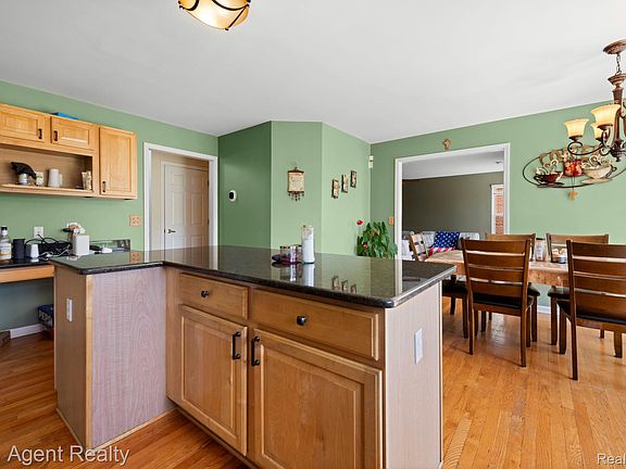 5th image of 33780 Stonecrest Dr