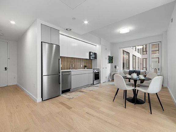 3rd image of 127 Concord St #2E