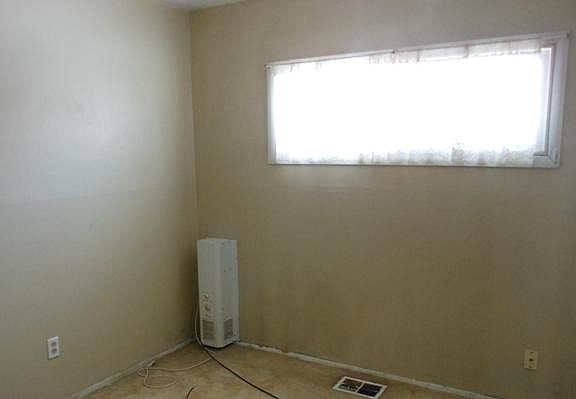 2nd image of 3846 Applewood Dr