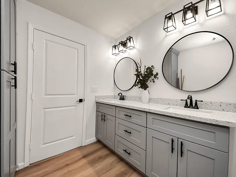 2407 Crestdale Dr — Photo 26