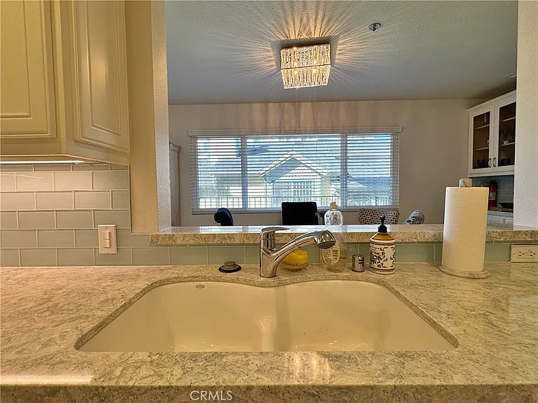 230 S Catalina Ave #203 — Photo 7