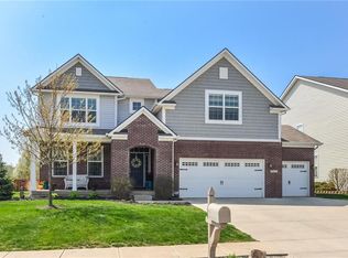 6117 Golden Eagle Dr, Zionsville, IN 46077