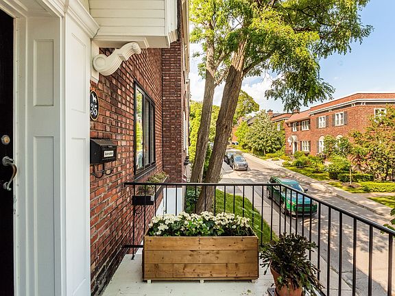 4th image of 35 Thornhill Ave