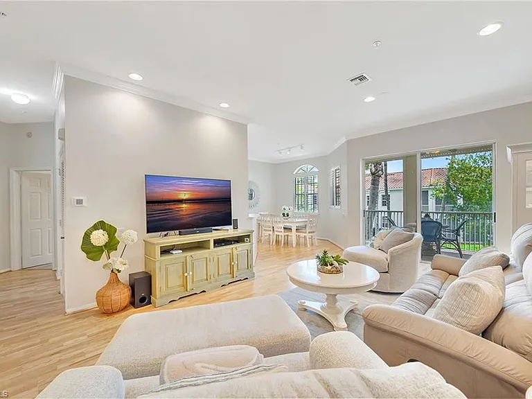 400 Lambiance Cir #204 — Photo 1