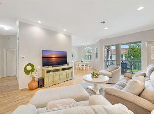 400 L Ambiance Cir #204, Naples, FL 34108
