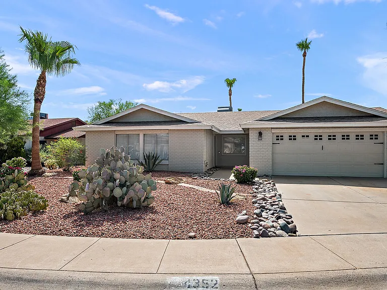 4352 E Cherokee St — Photo 53