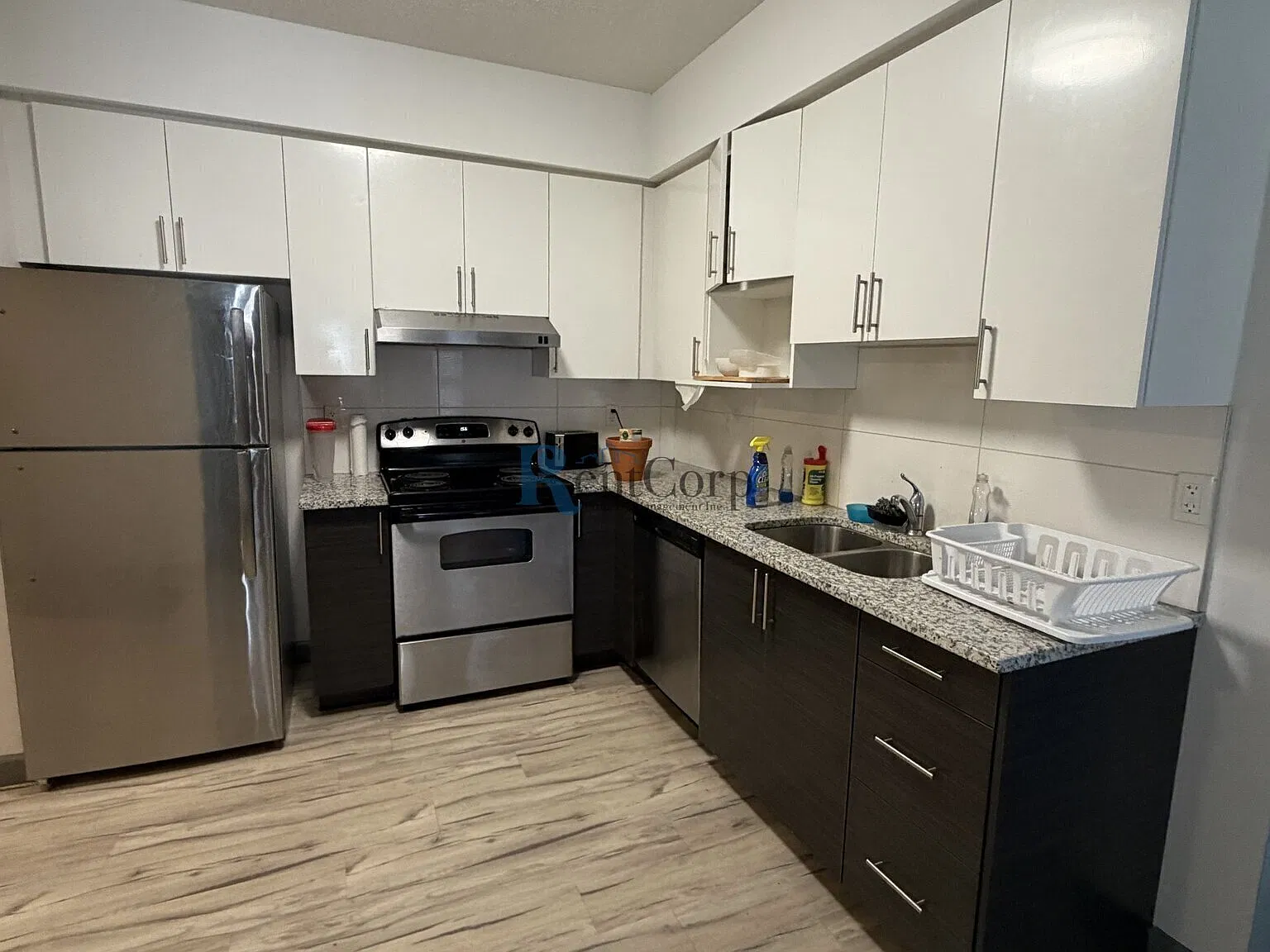 3 bed, 2.0 bath, 961 sqft, $2,950 — Photo 4