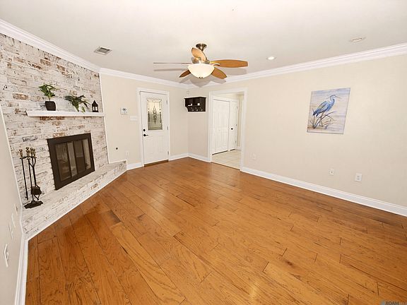 3rd image of 3053 Dena Lynn Ave