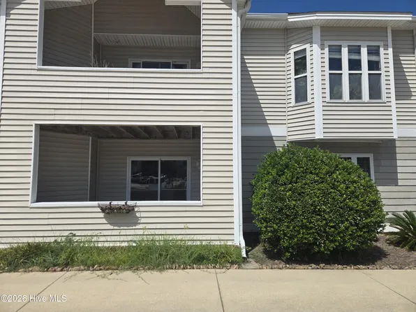421 Commerce Ave APT A, Morehead City, NC 28557