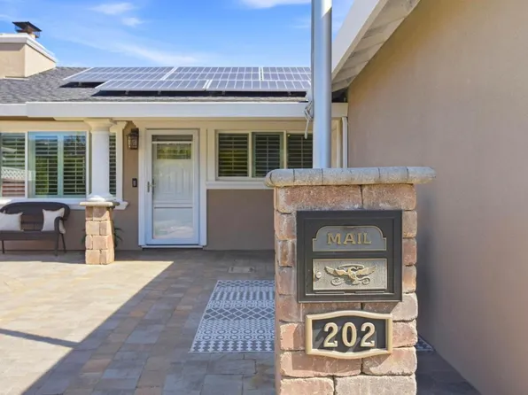 202 Hiller St, Belmont, CA 94002