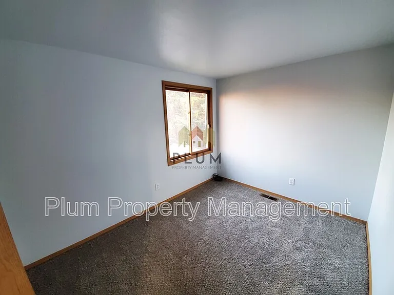 2360 Village Sq — Photo 14