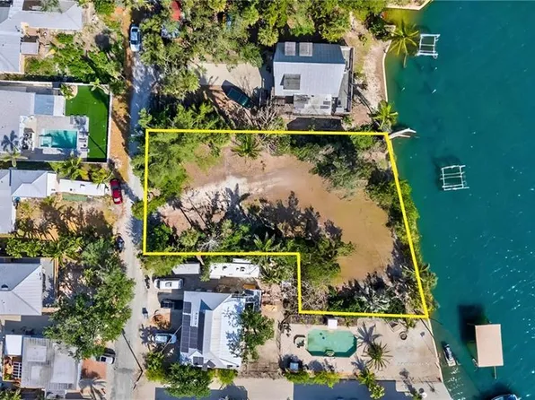 4851 Dolphin LN, FORT MYERS BEACH, FL 33931