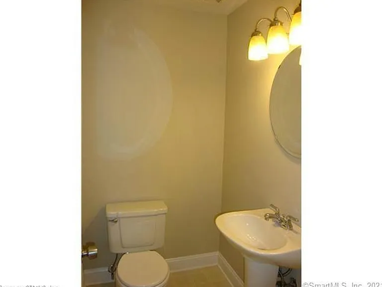 14 Redbud Ln — Photo 8