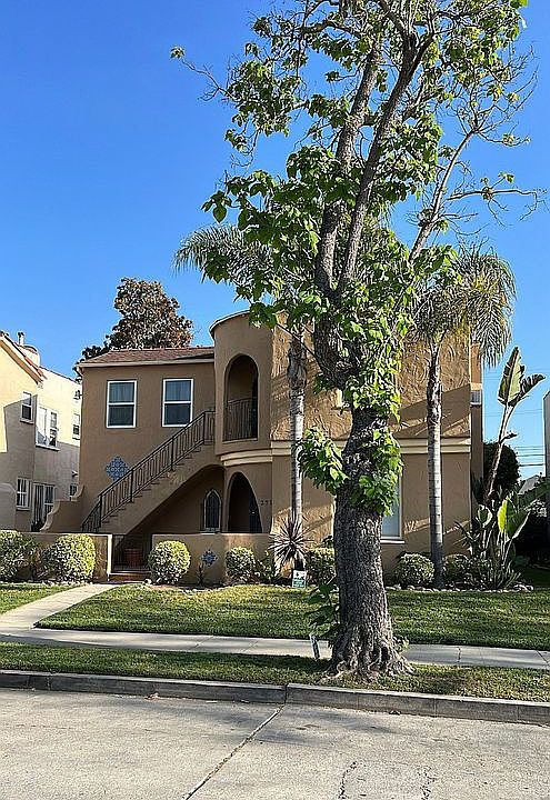 1st image of 2710 W 43rd Pl