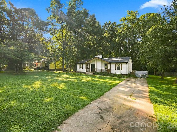3rd image of 600 Briar Creek Rd