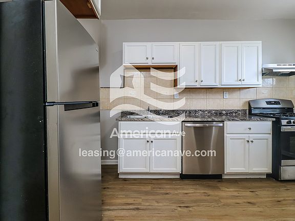 1073422_005_kitchen_13664824.jpg