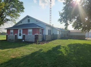 1323 N 3150 East Rd, Windsor, IL 61957