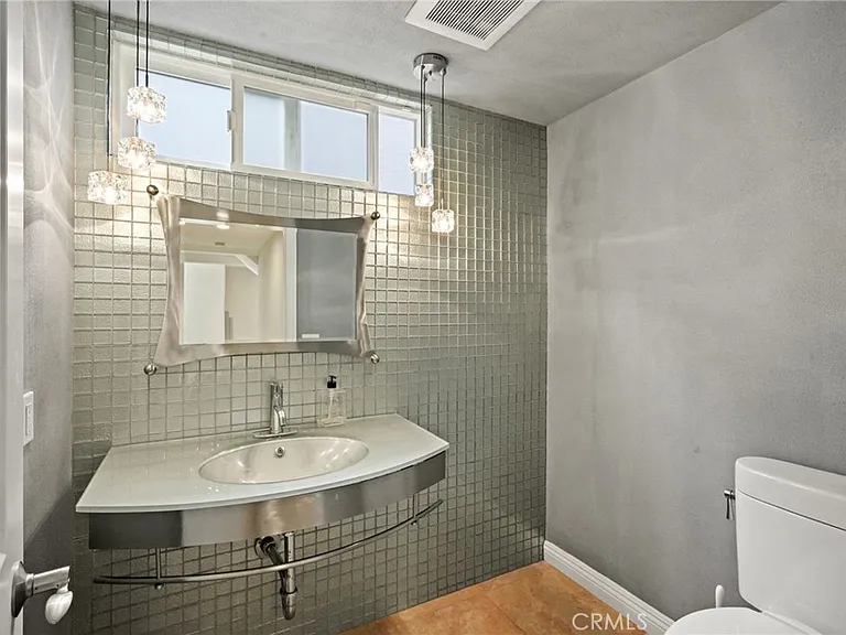 6215 Hesperia Ave — Photo 13