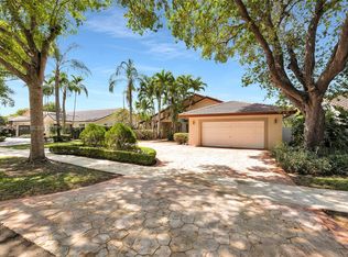 14460 Glencairn Rd, Miami Lakes, FL 33016