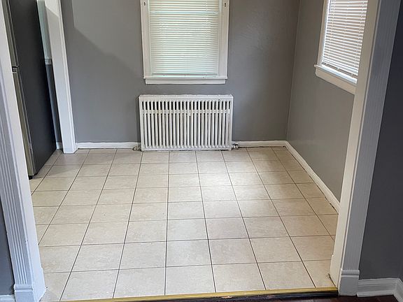 2nd image of 1036 Unruh Ave Floor 2