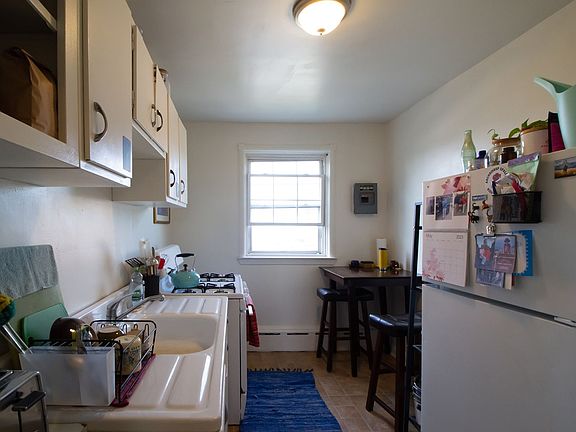 3rd image of 1829 E Belvedere Ave #2