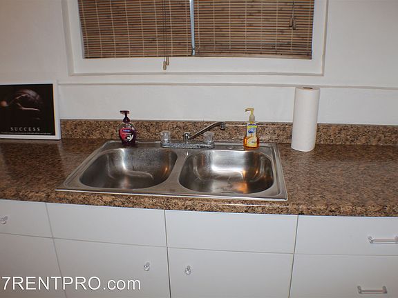5th image of 8722 W Pico Blvd