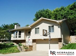 10818 Curtis Avenue Cir, Omaha, NE 68164