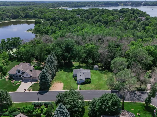 4525 Walnut St, Maple Plain, MN 55359