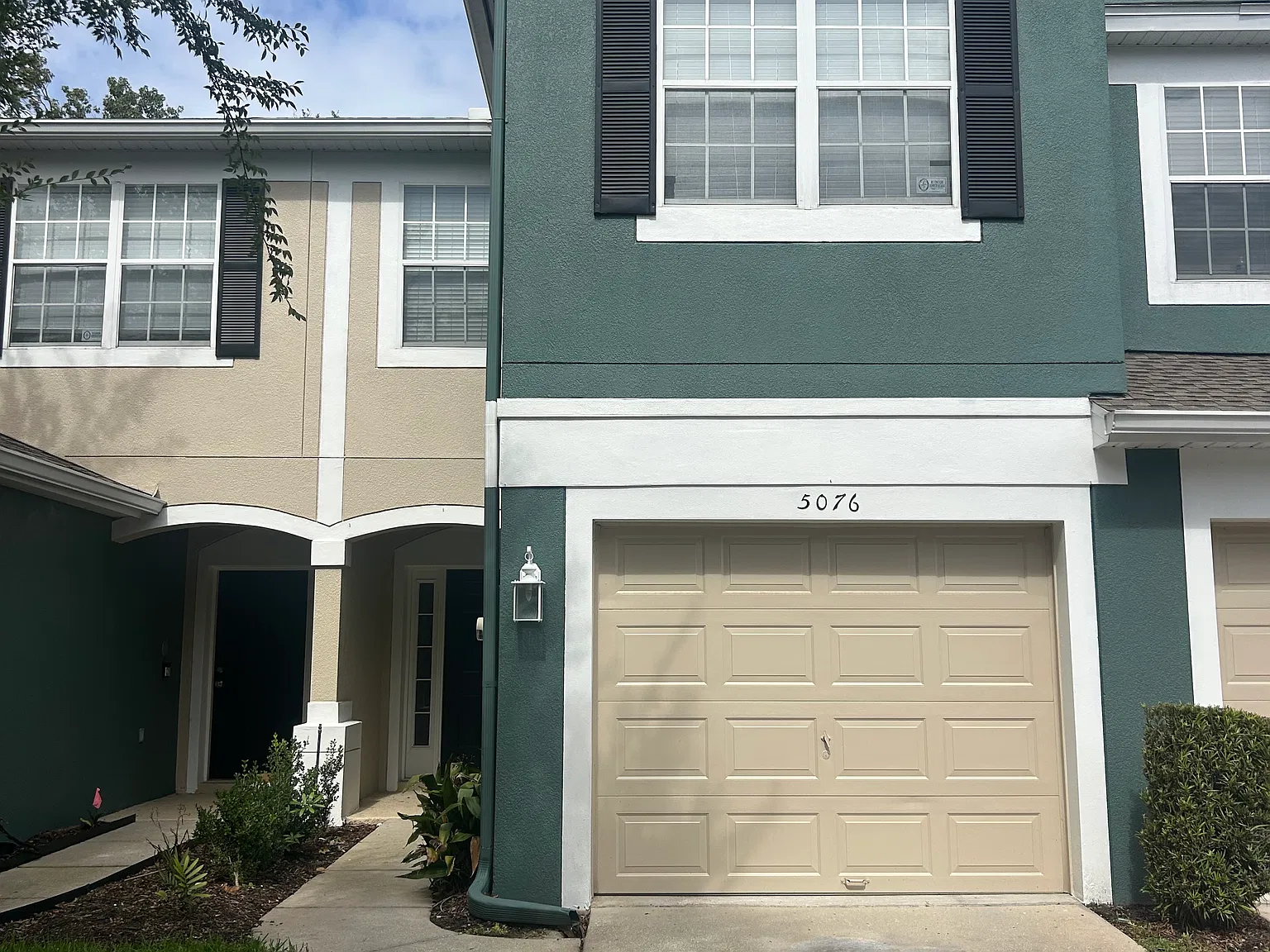 3 bed, 2.5 bath, 1687 sqft, $2,050 — Photo 1