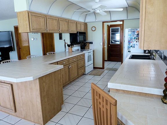 3rd image of 822 Maralyn Ave