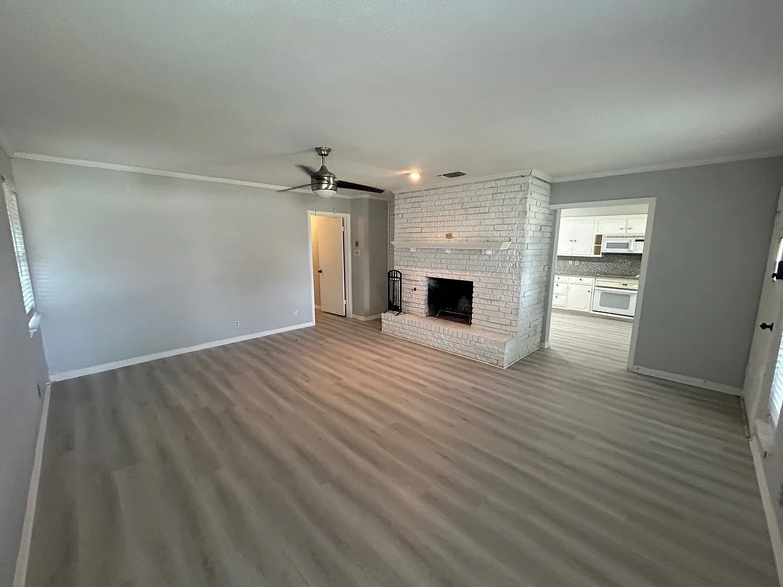 2 bed, 1100 sqft, $1,875 — Photo 3