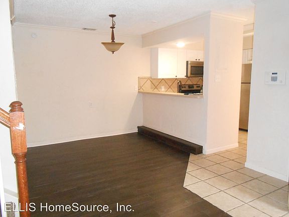 2nd image of 2621 Piedras
